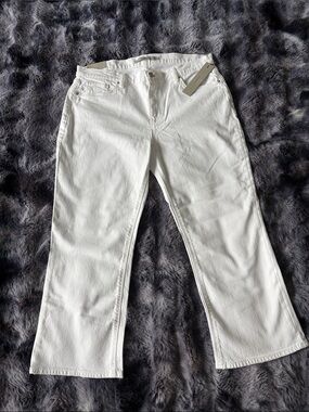 NWT Hudson Nico White Women’s mid-rise boot cut crop petite Jeans size 33